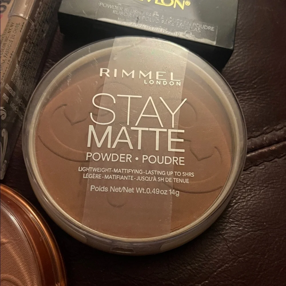 Contour Brush with Neutral Face Powders Set, bronzers and lip stain crayons